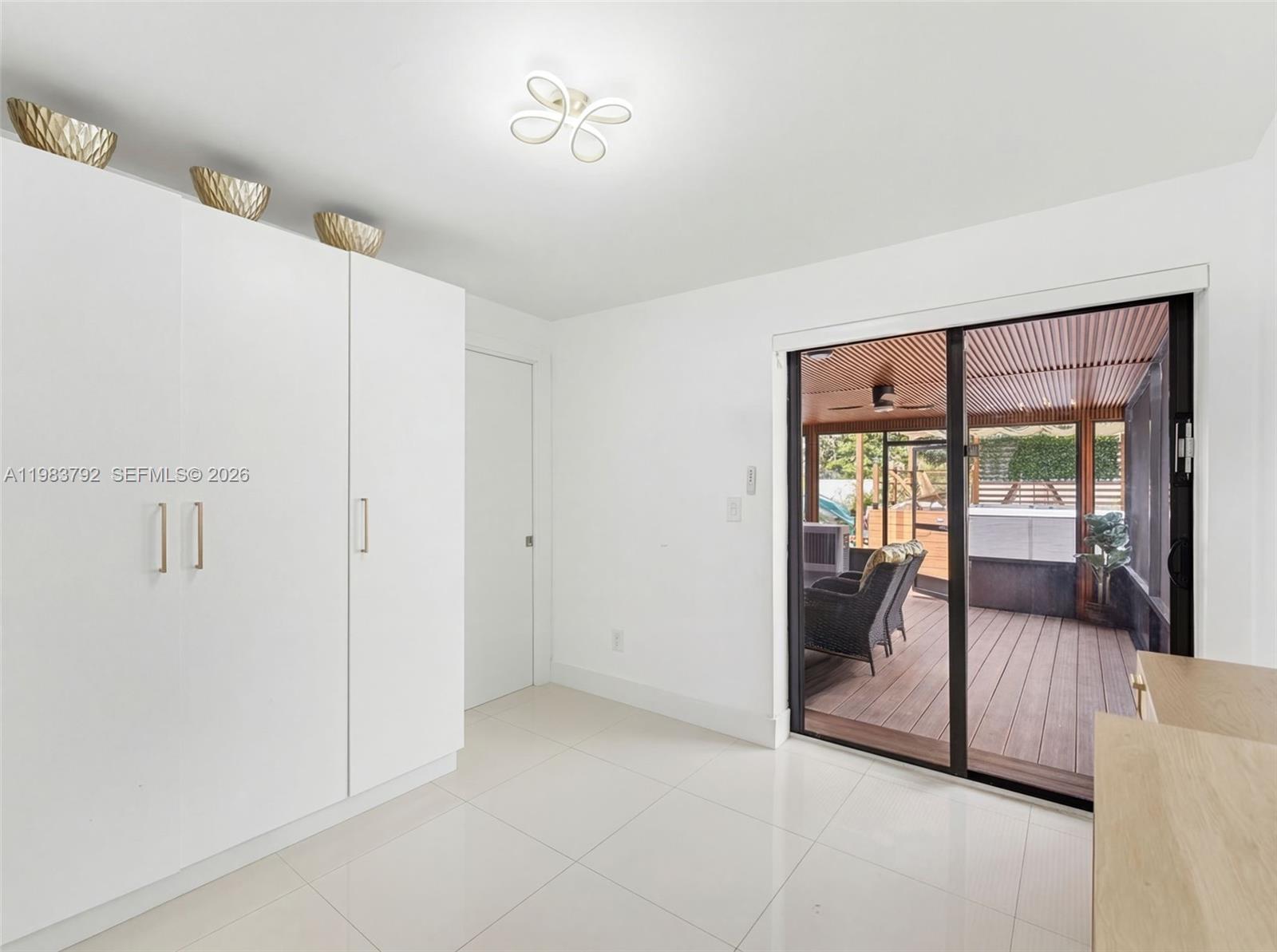 W FLAGLER PK - Residential