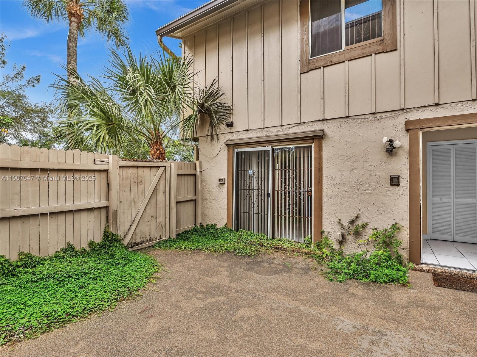 HABITAT II CONDO - Residential