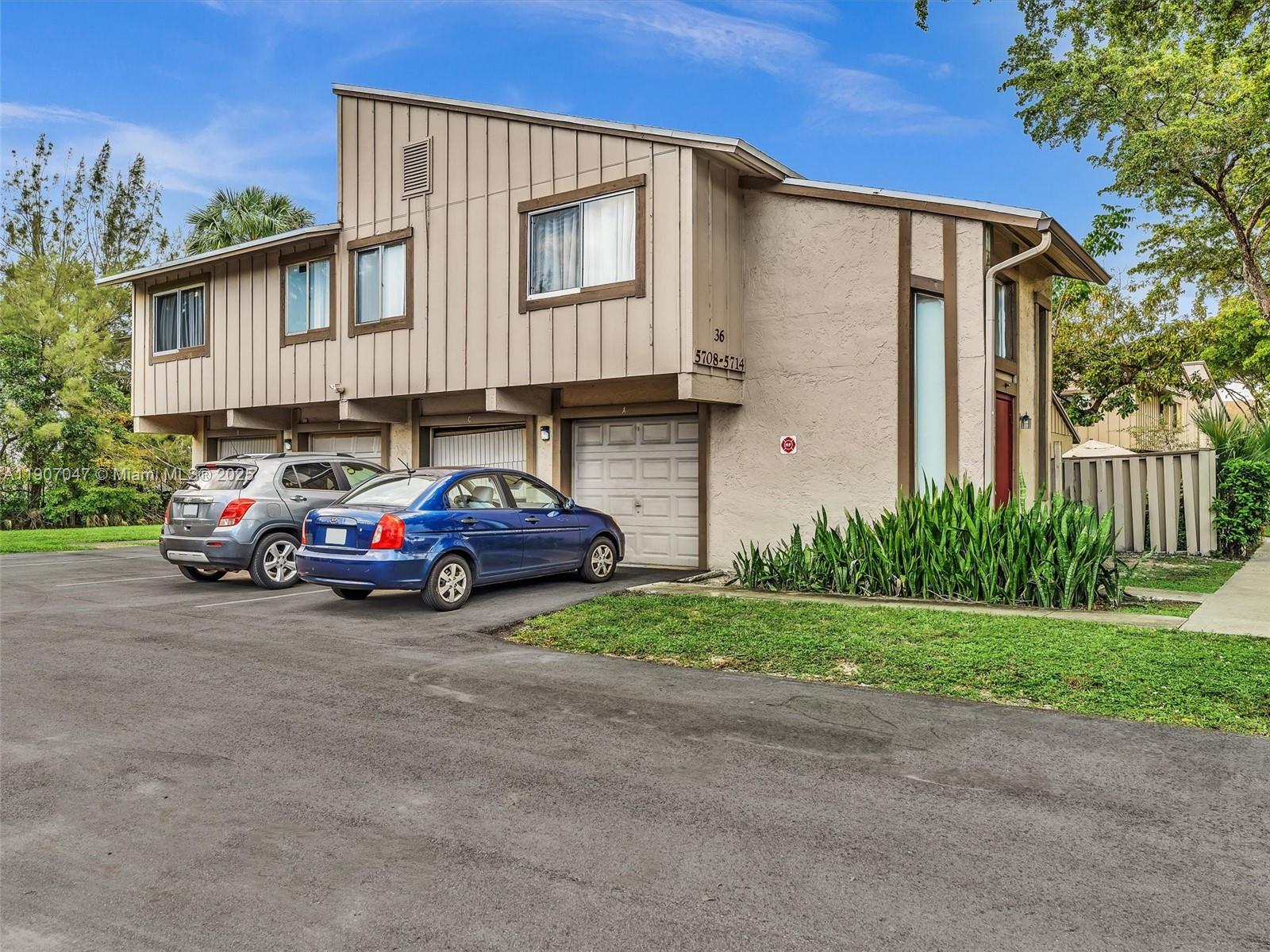 HABITAT II CONDO - Residential