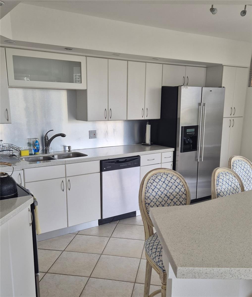 THE TROPICANA CONDO - Residential Lease