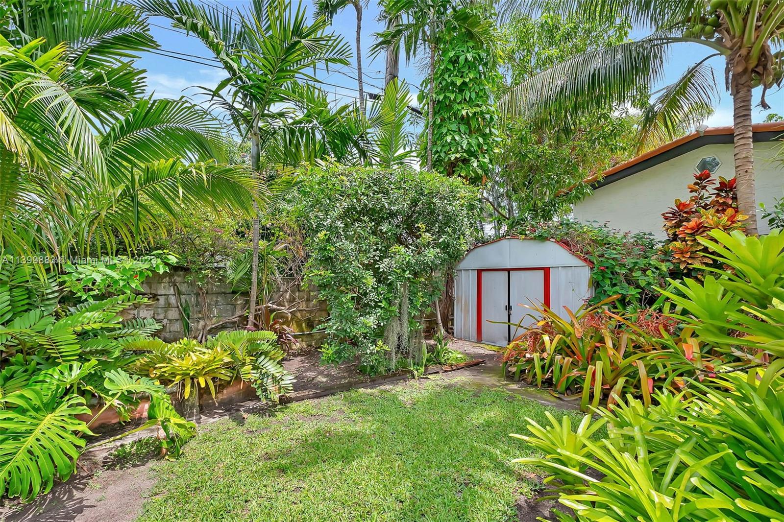 AMD PLAT OF SUNSET LAKE S - Residential