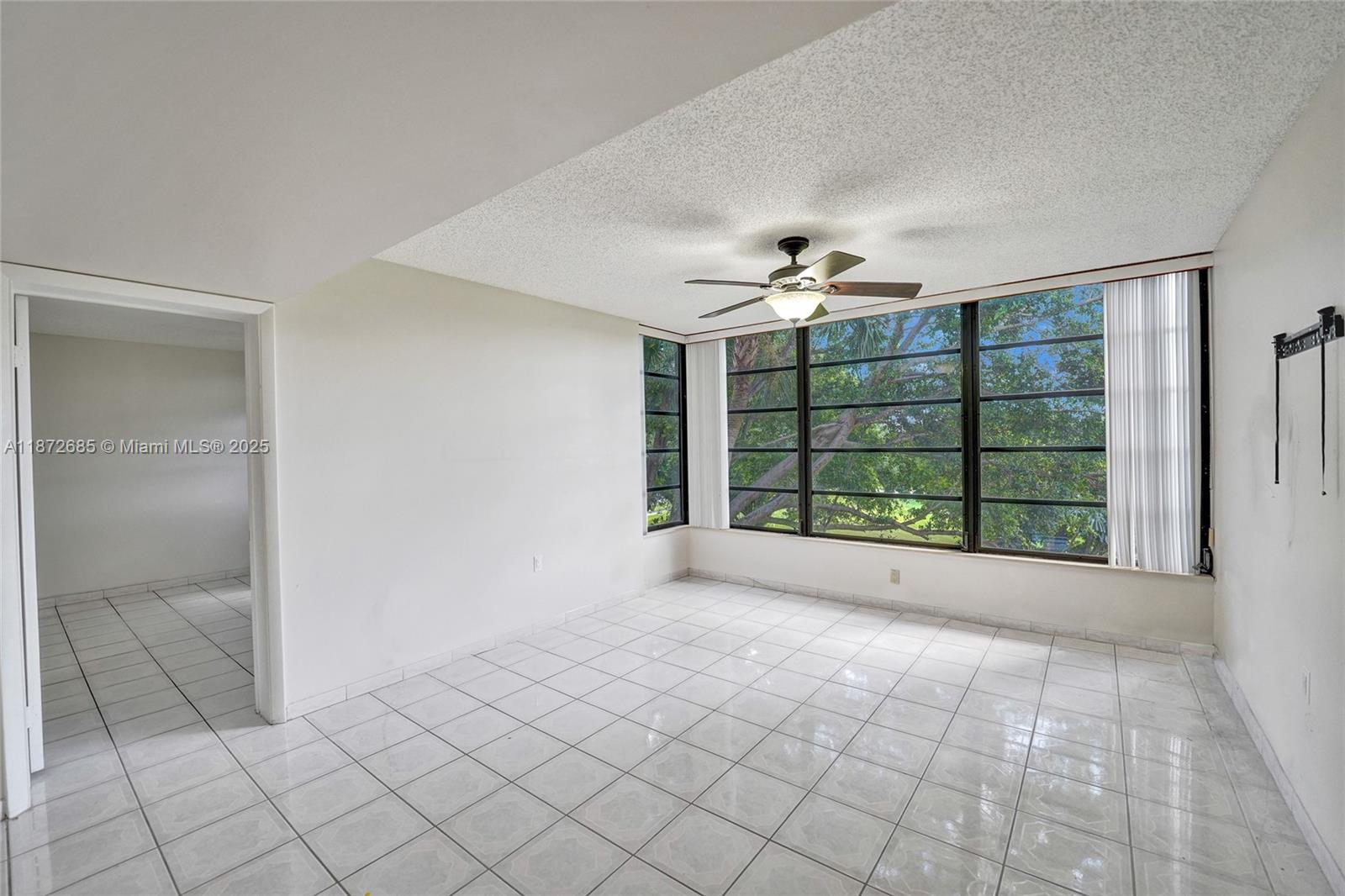 CONDO 1 OF WHITEHALL COND - Residential Lease