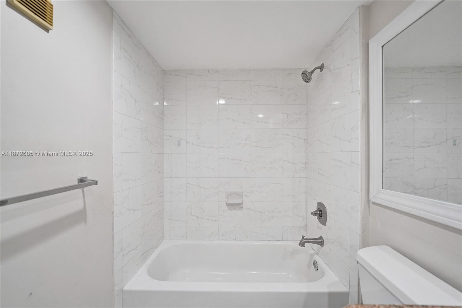 CONDO 1 OF WHITEHALL COND - Residential Lease