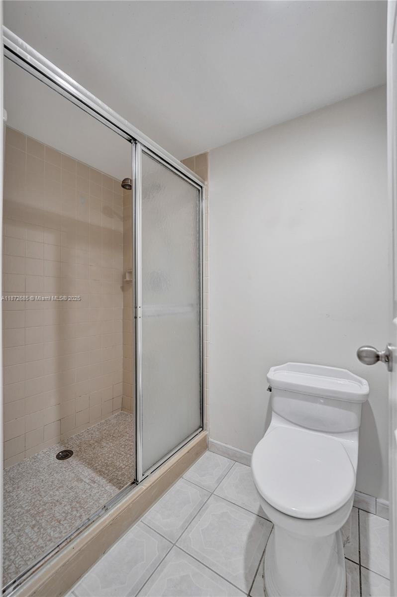 CONDO 1 OF WHITEHALL COND - Residential Lease