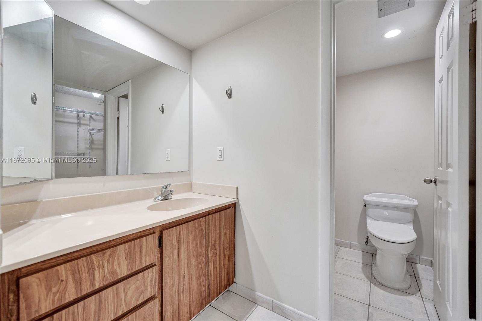 CONDO 1 OF WHITEHALL COND - Residential Lease