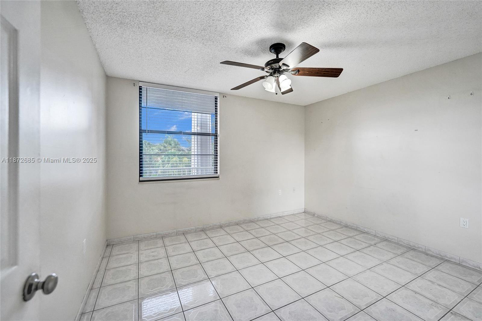 CONDO 1 OF WHITEHALL COND - Residential Lease