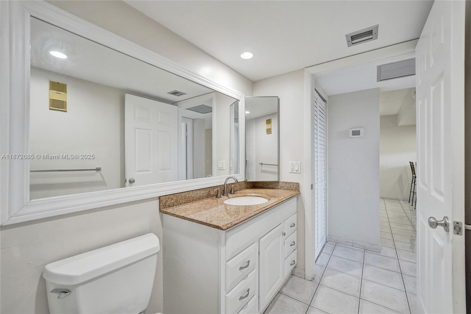 CONDO 1 OF WHITEHALL COND - Residential Lease