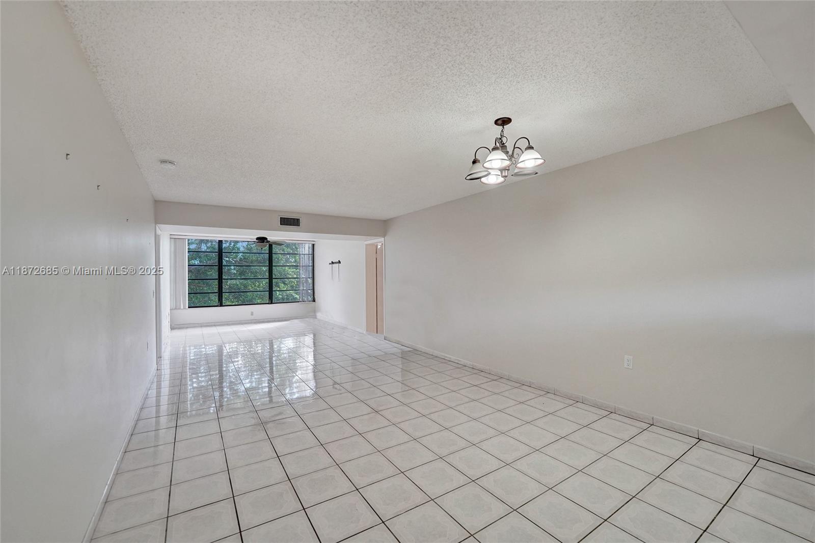 CONDO 1 OF WHITEHALL COND - Residential Lease