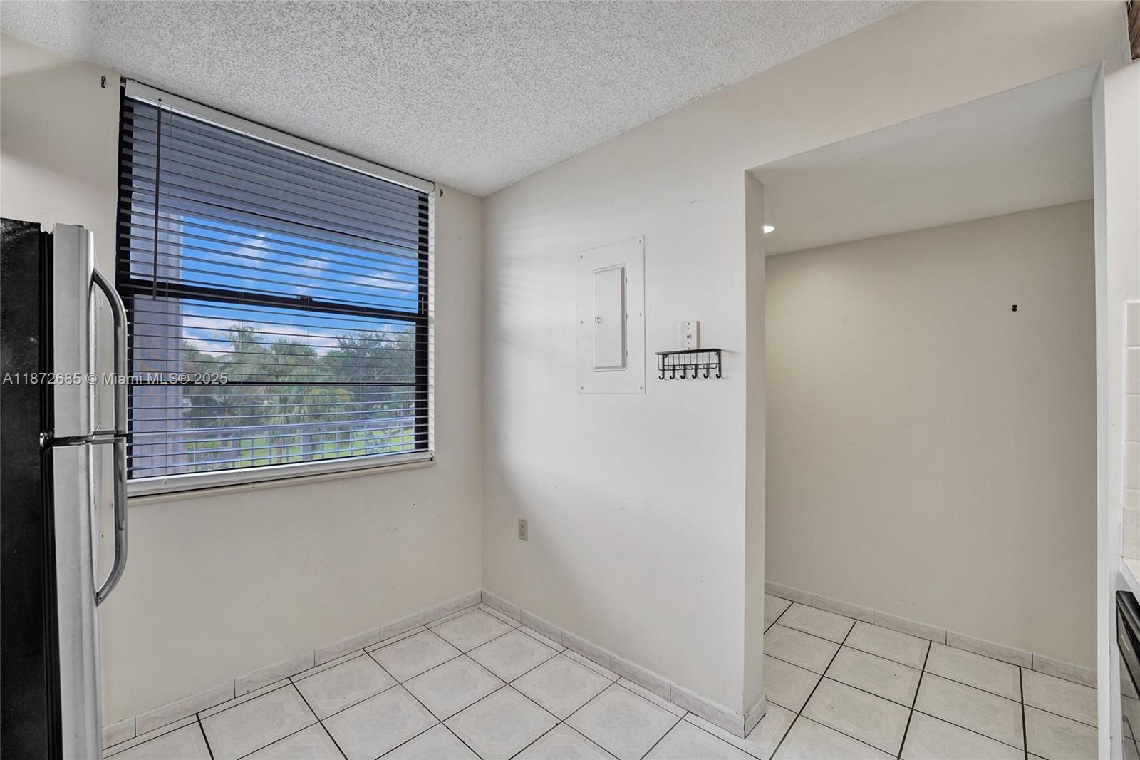 CONDO 1 OF WHITEHALL COND - Residential Lease