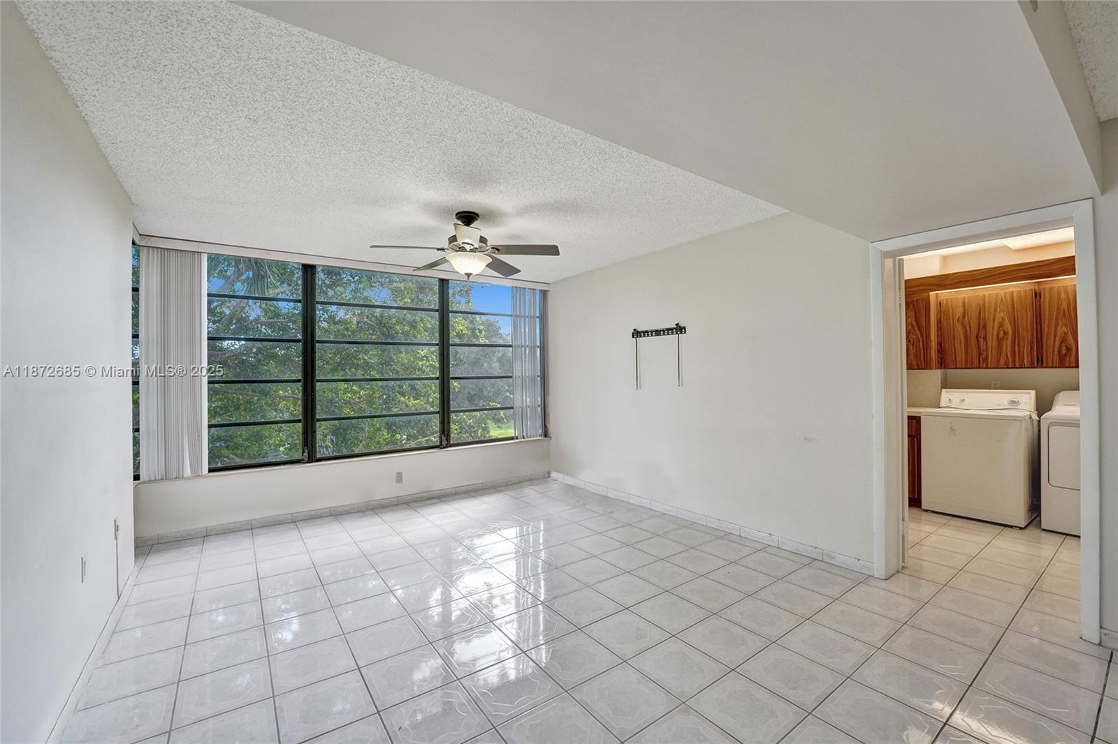 CONDO 1 OF WHITEHALL COND - Residential Lease