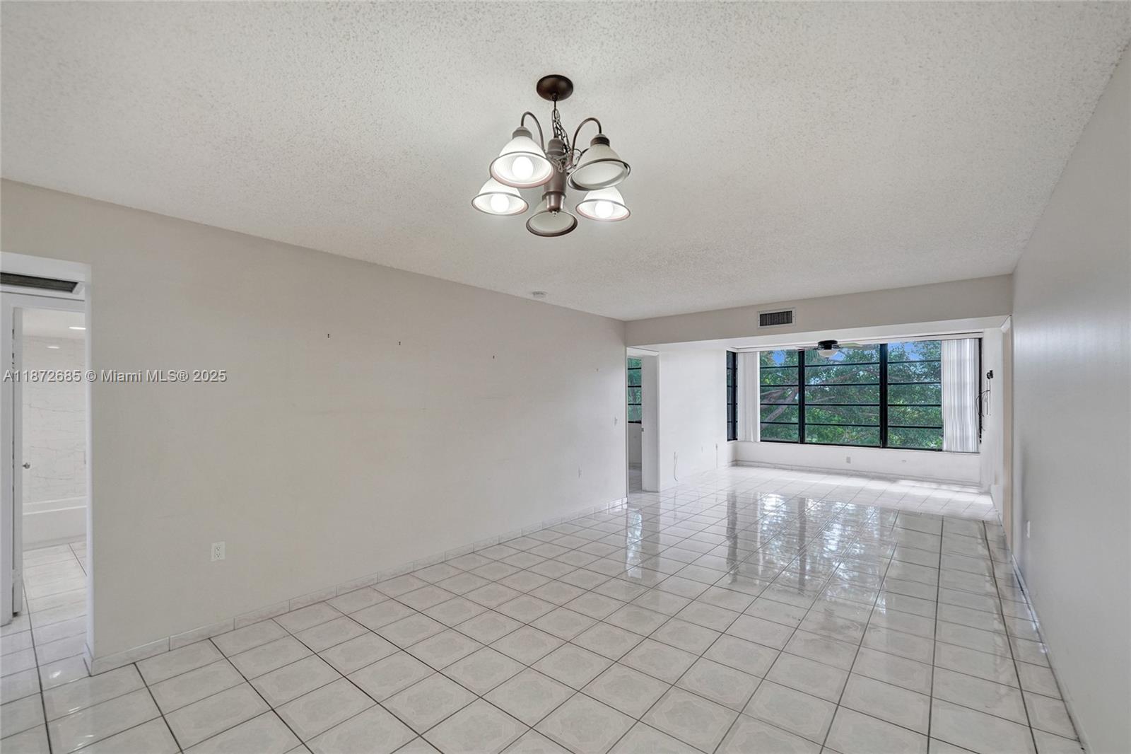 CONDO 1 OF WHITEHALL COND - Residential Lease