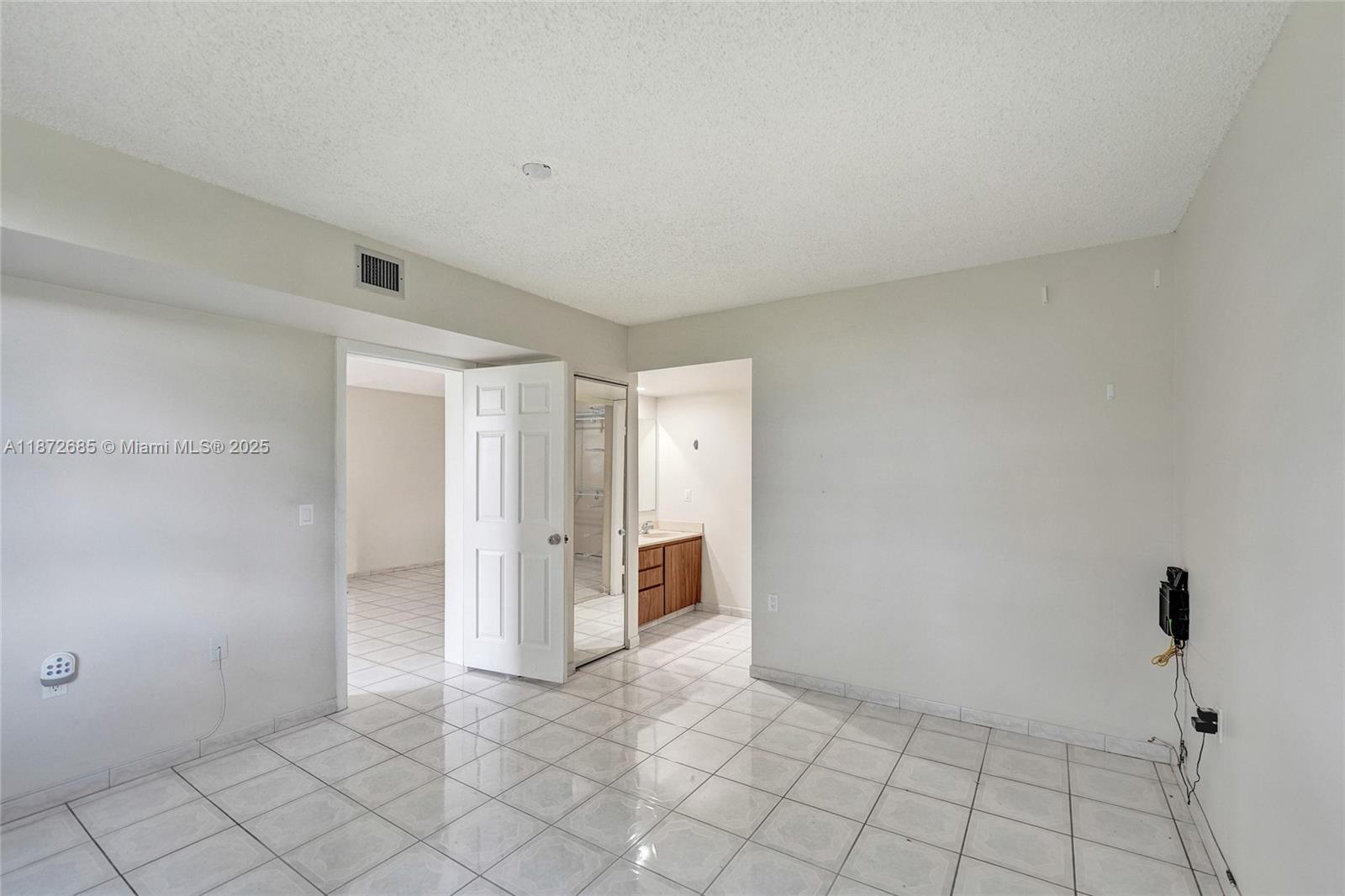 CONDO 1 OF WHITEHALL COND - Residential Lease