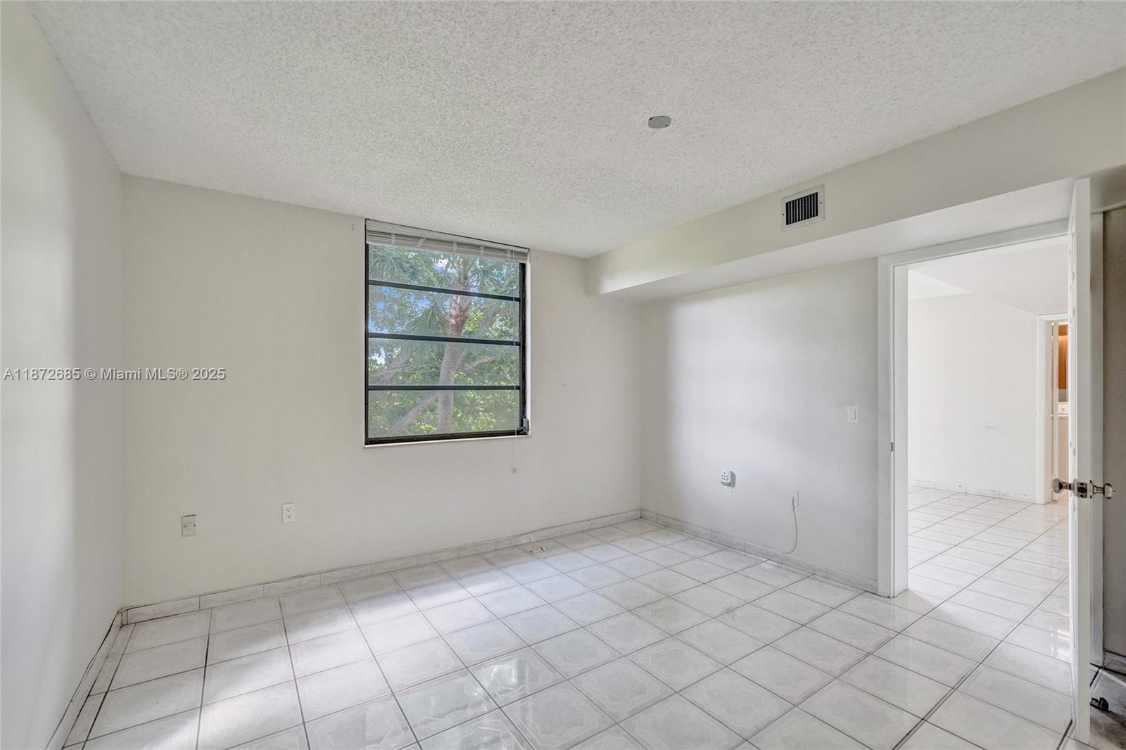 CONDO 1 OF WHITEHALL COND - Residential Lease