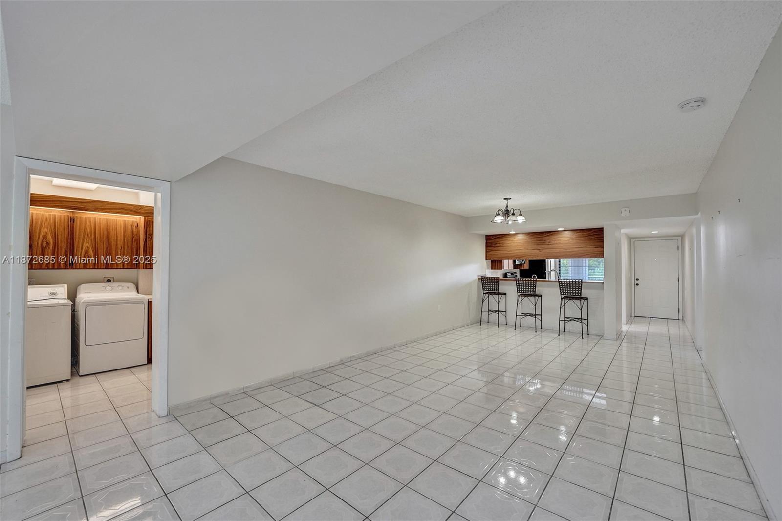 CONDO 1 OF WHITEHALL COND - Residential Lease