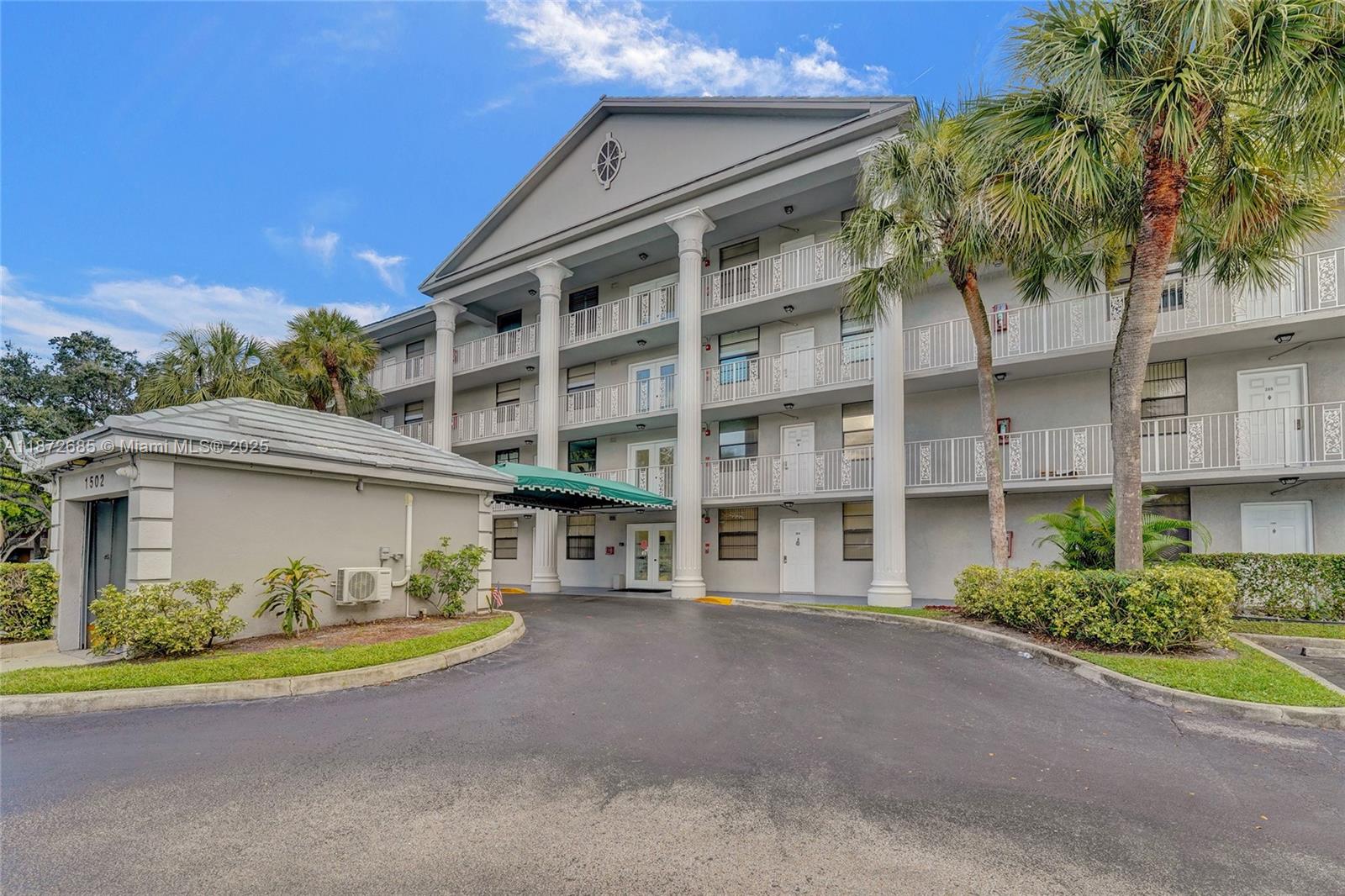 CONDO 1 OF WHITEHALL COND - Residential Lease