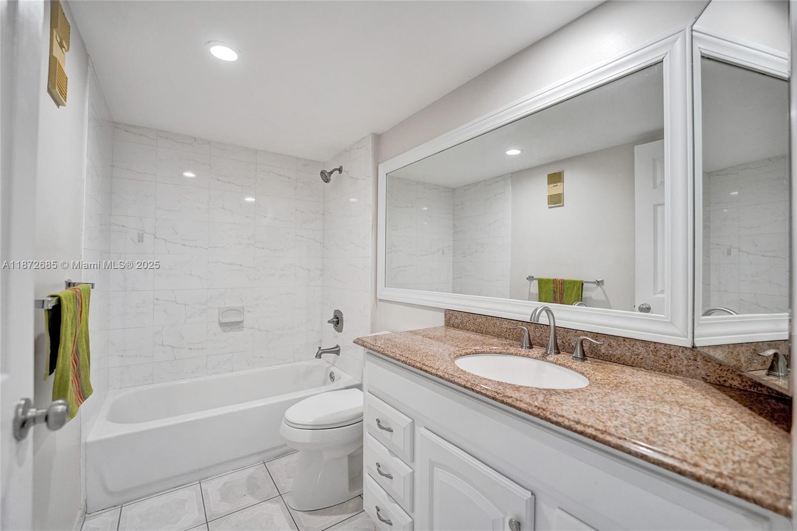 CONDO 1 OF WHITEHALL COND - Residential Lease