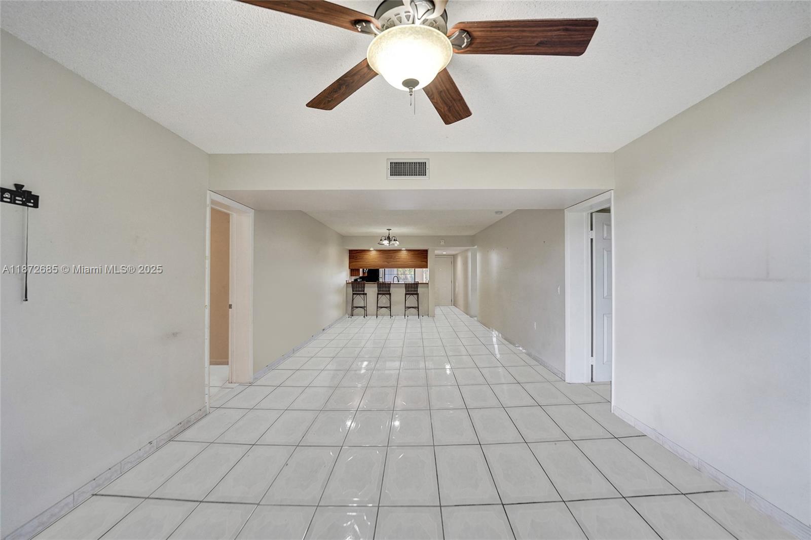 CONDO 1 OF WHITEHALL COND - Residential Lease