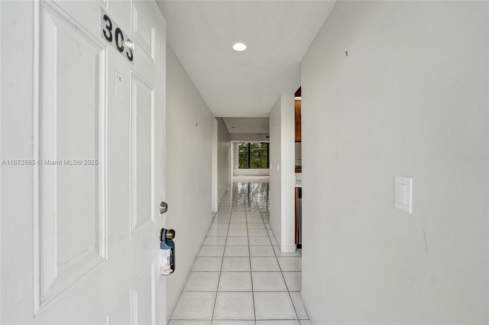 CONDO 1 OF WHITEHALL COND - Residential Lease