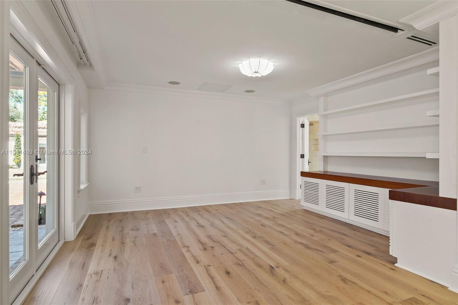 JUNELAND - Residential