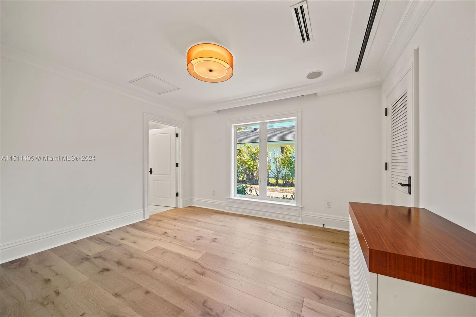 JUNELAND - Residential