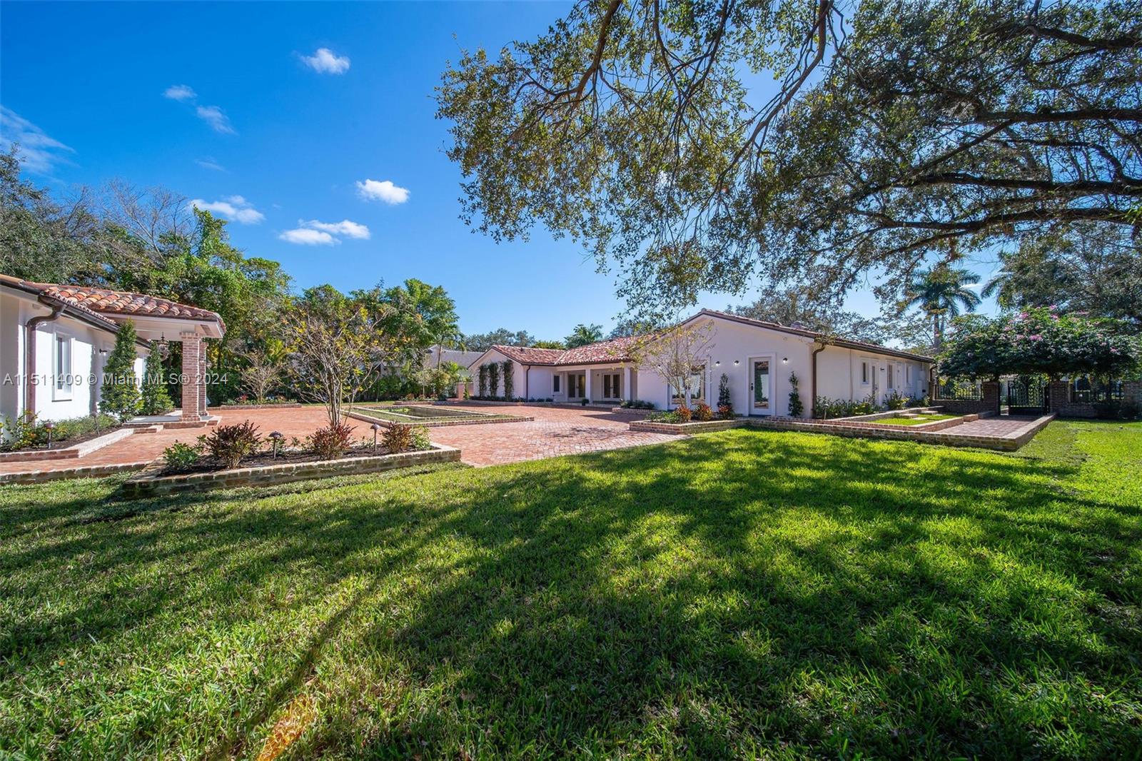 JUNELAND - Residential