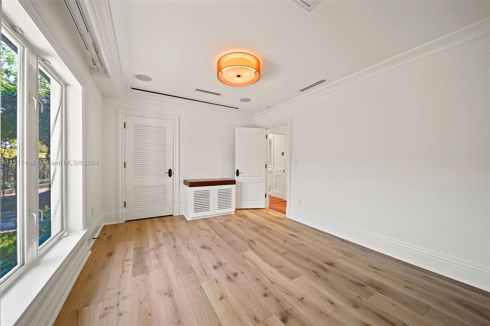 JUNELAND - Residential