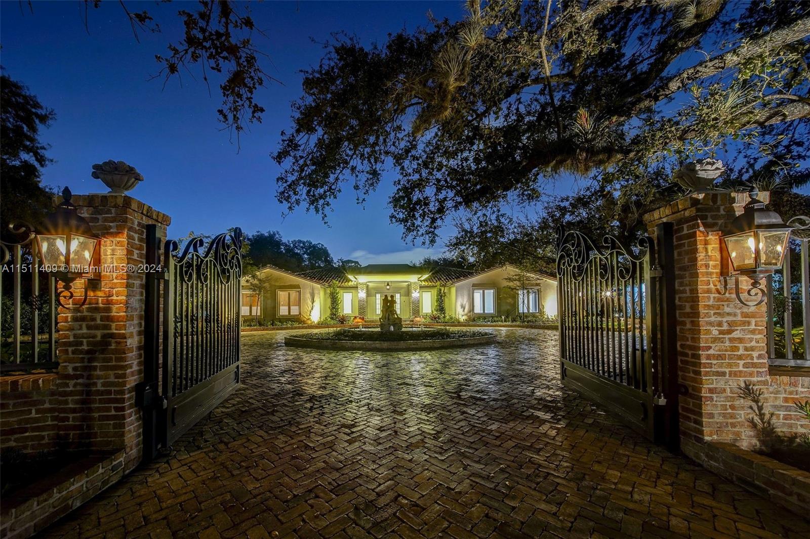 JUNELAND - Residential