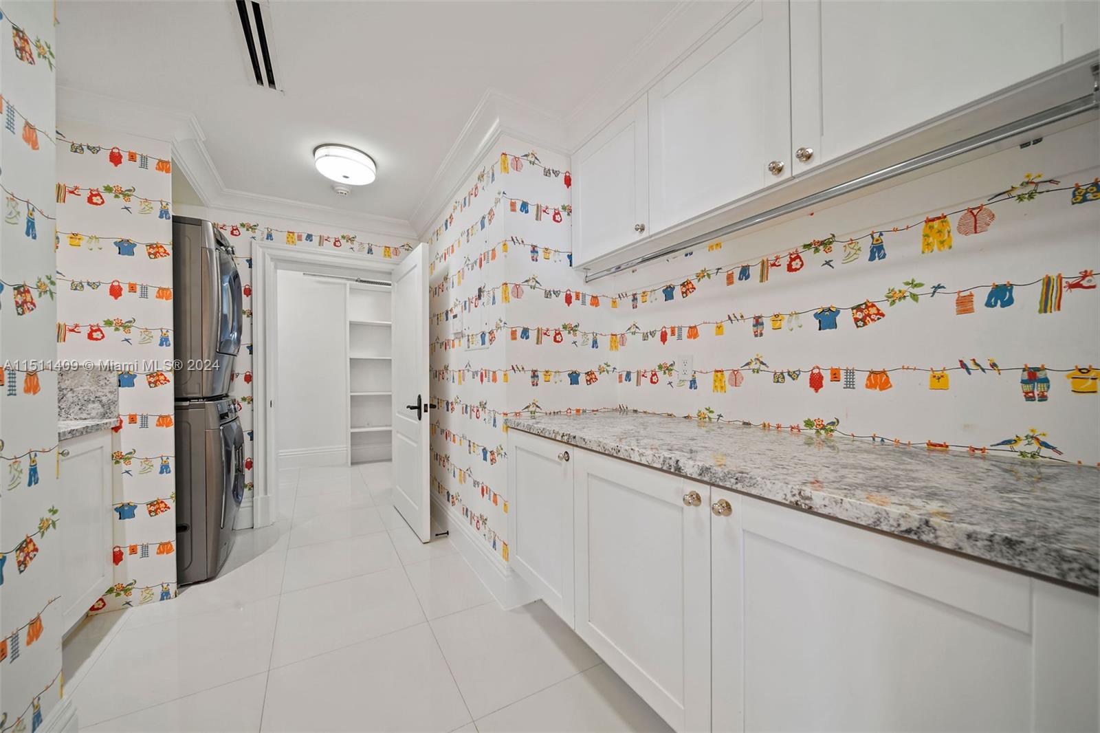 JUNELAND - Residential