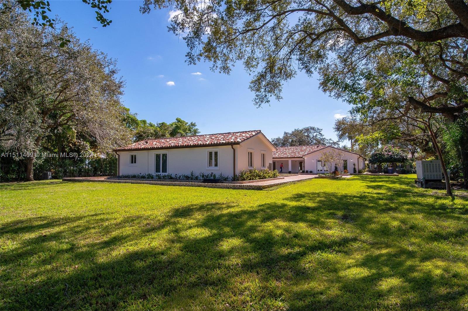 JUNELAND - Residential