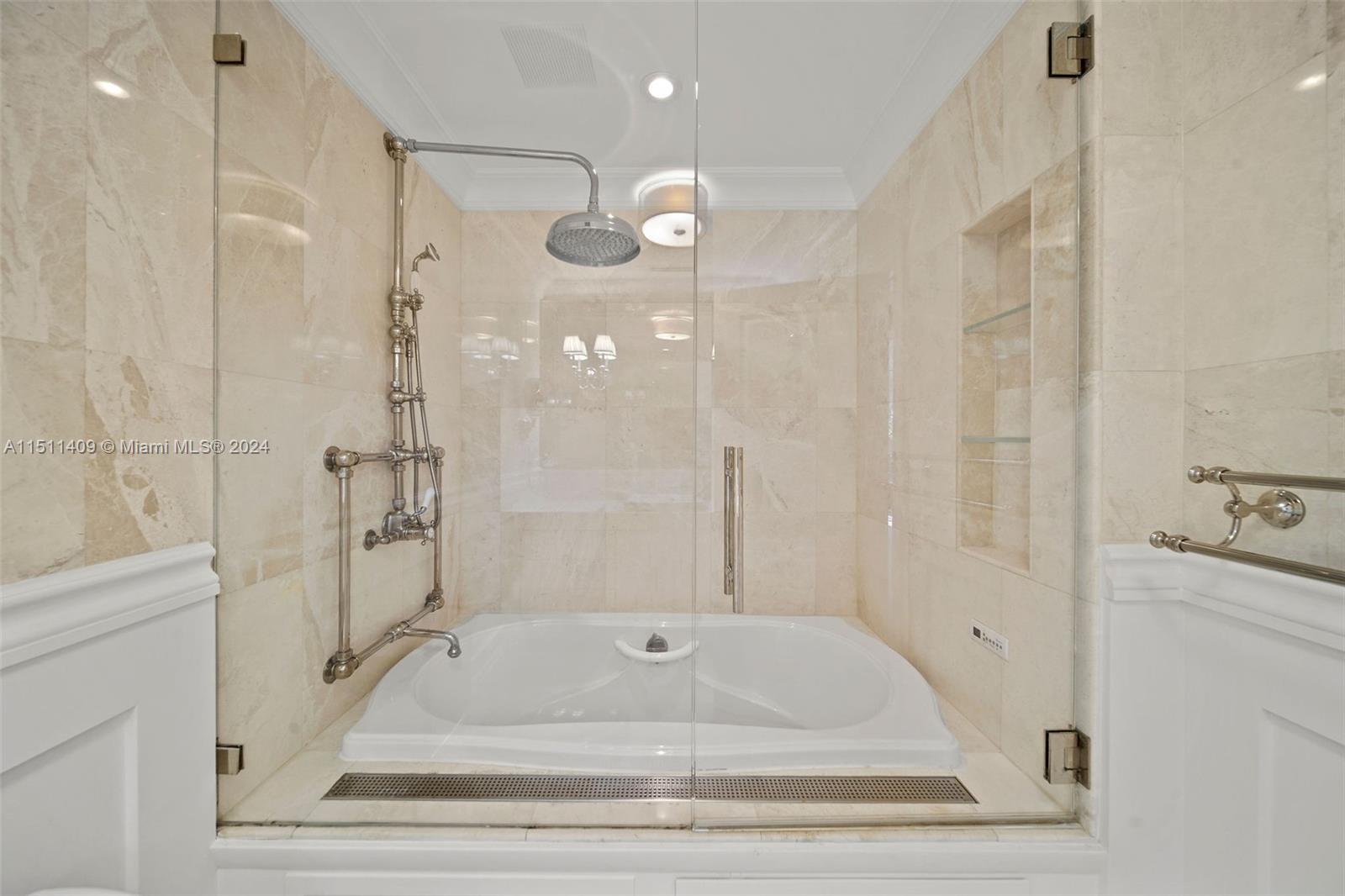 JUNELAND - Residential