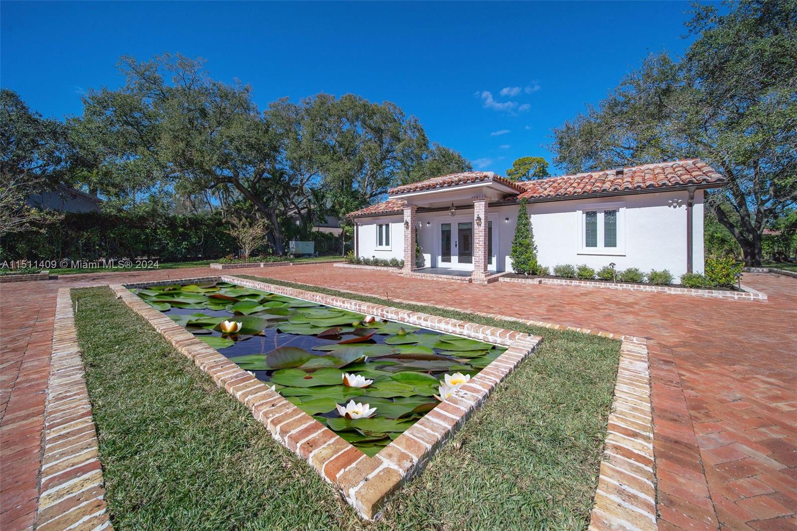 JUNELAND - Residential