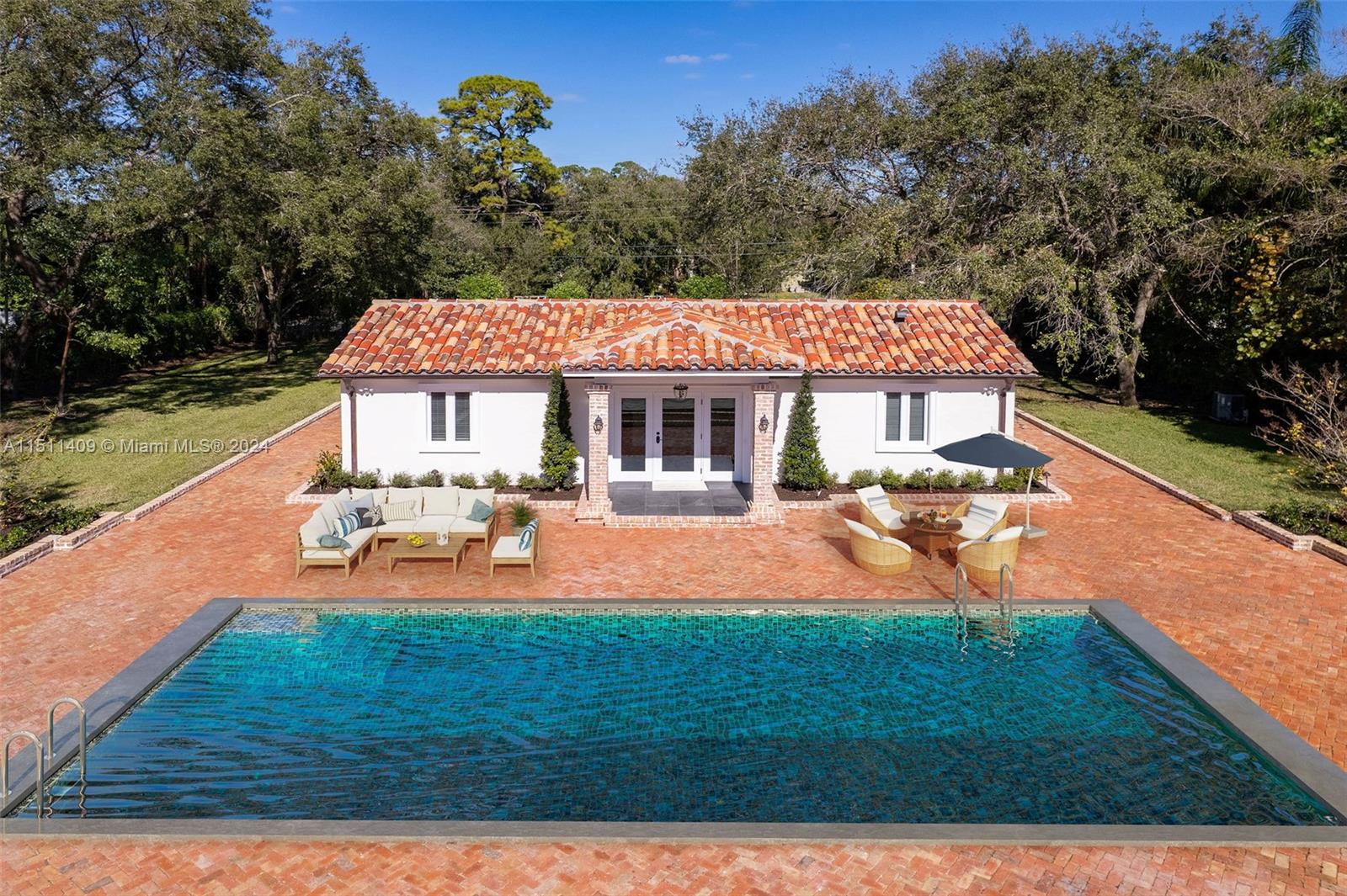 JUNELAND - Residential