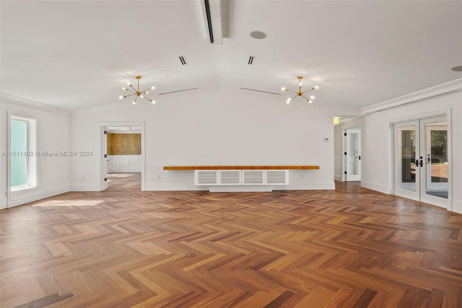 JUNELAND - Residential