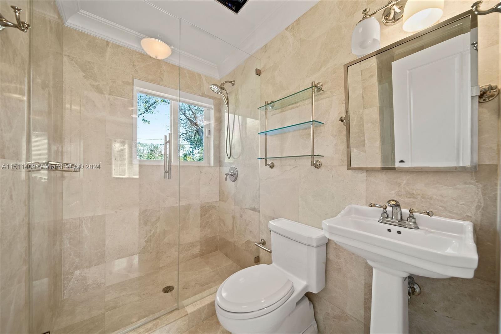 JUNELAND - Residential