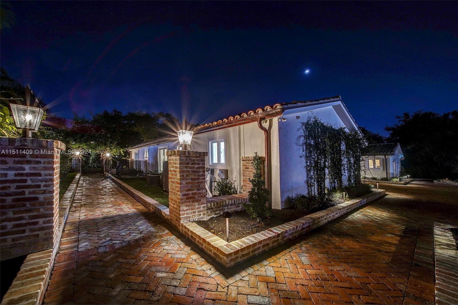 JUNELAND - Residential