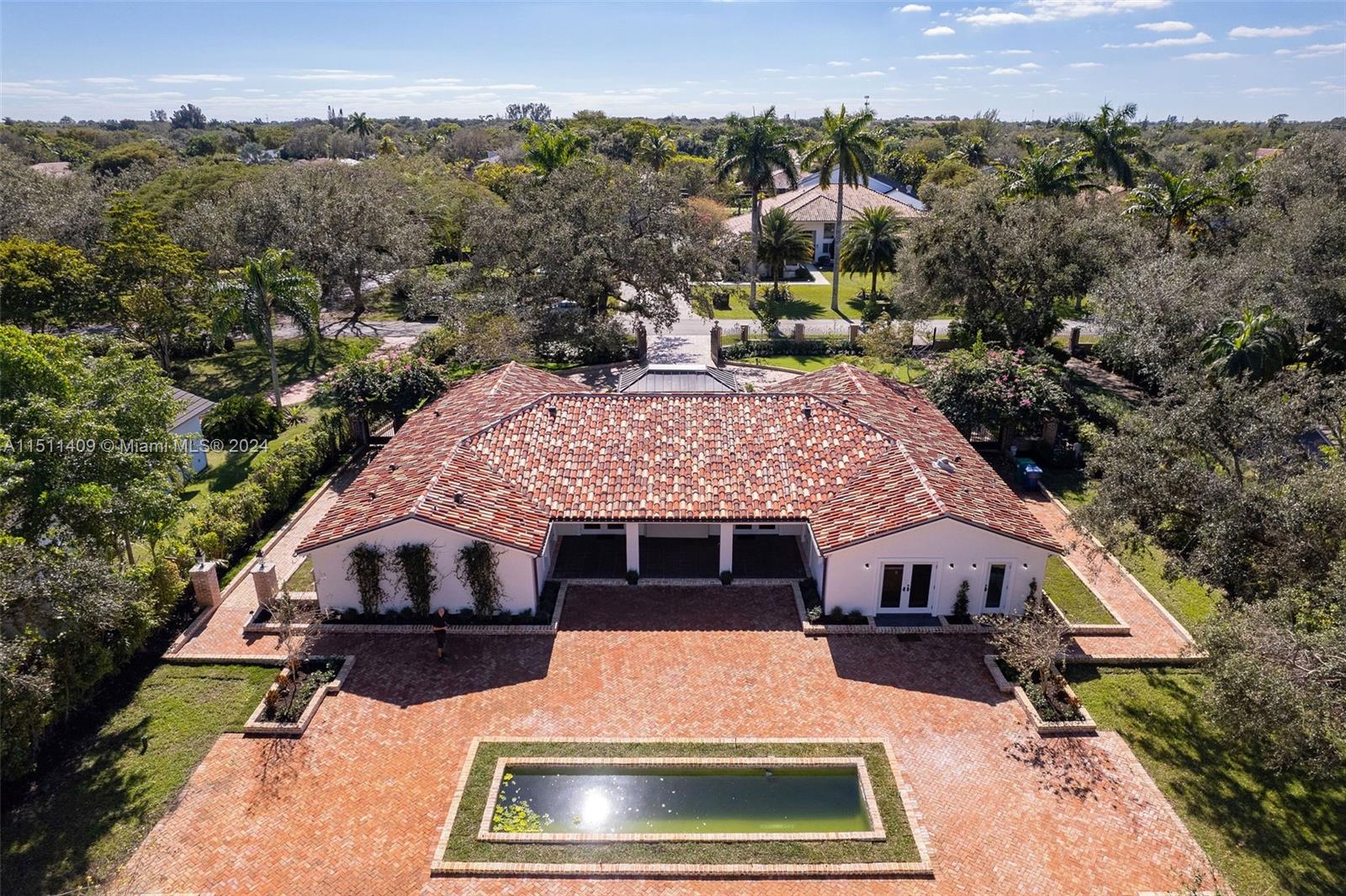 JUNELAND - Residential