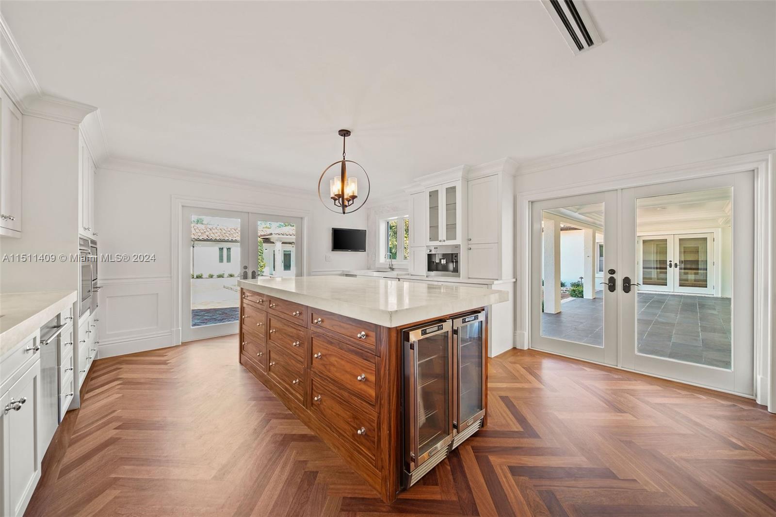 JUNELAND - Residential