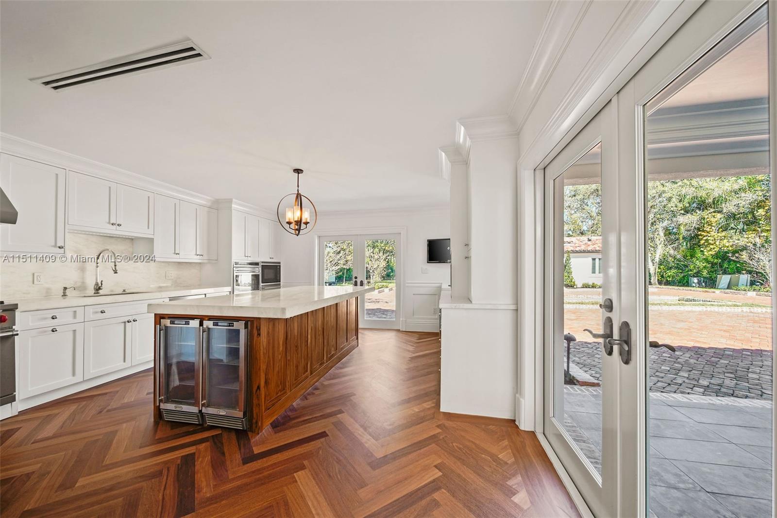 JUNELAND - Residential