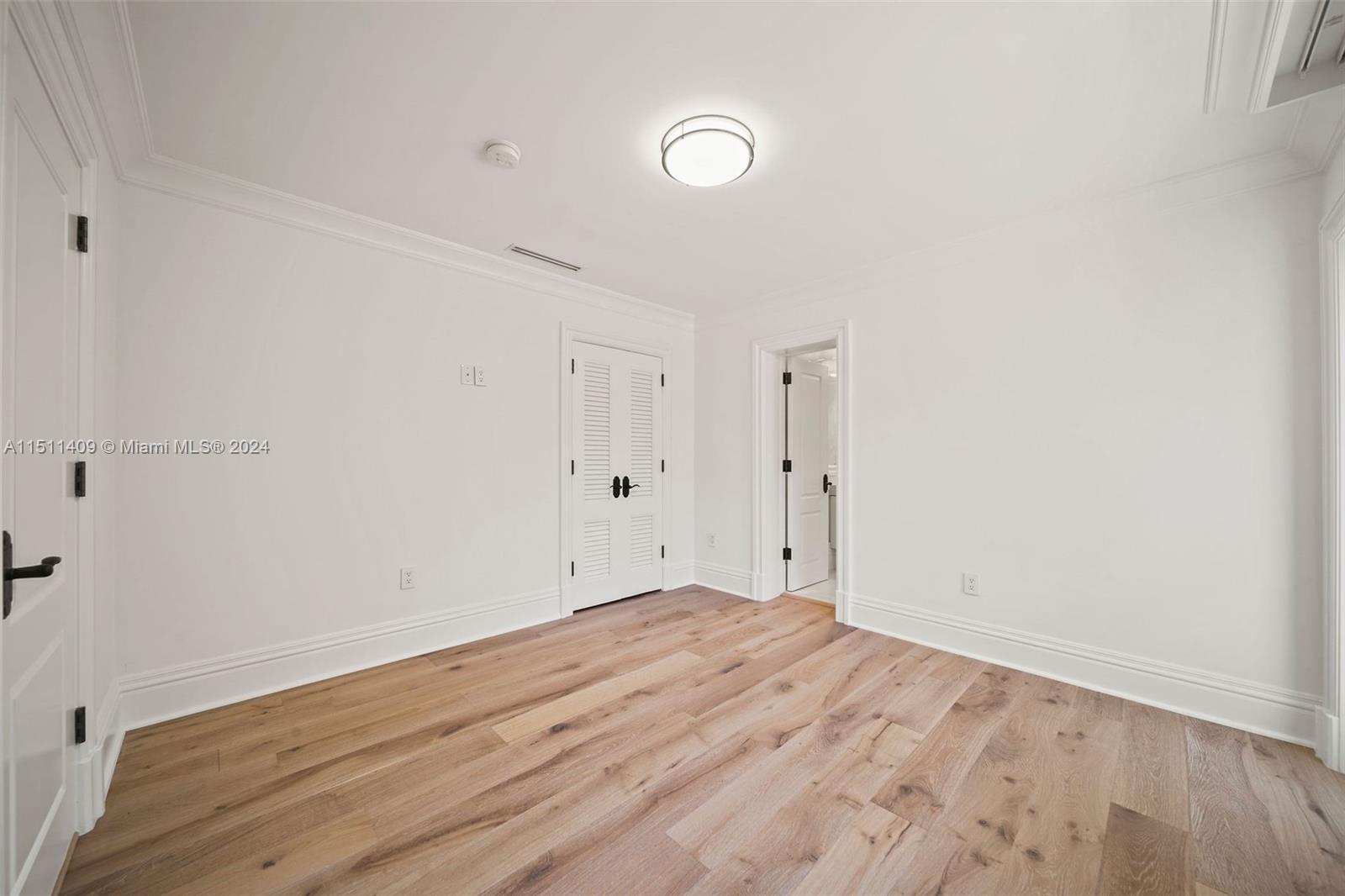 JUNELAND - Residential