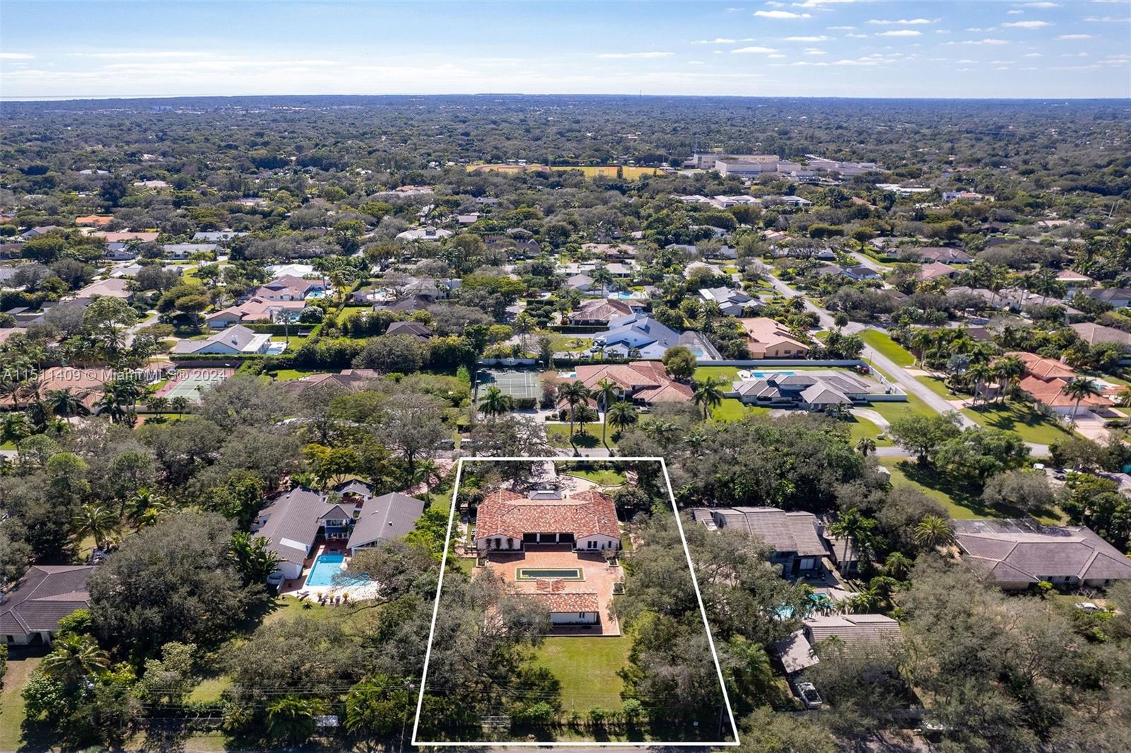 JUNELAND - Residential