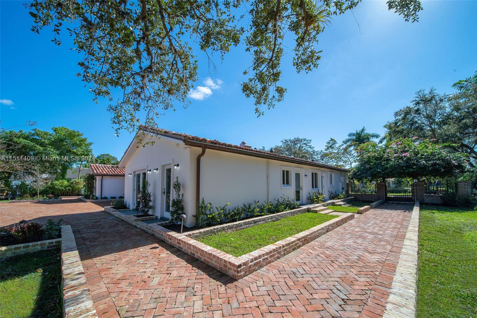 JUNELAND - Residential