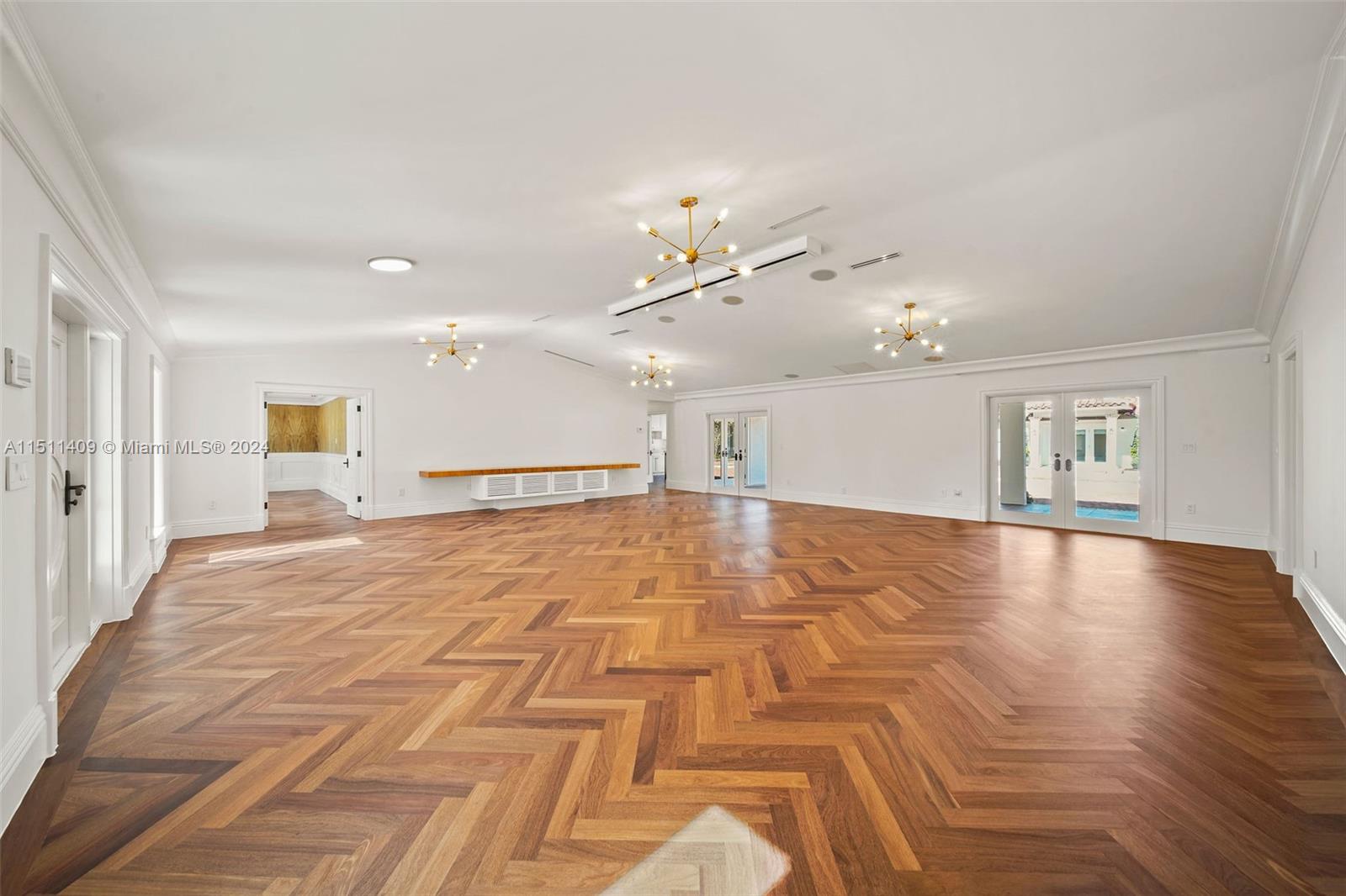 JUNELAND - Residential