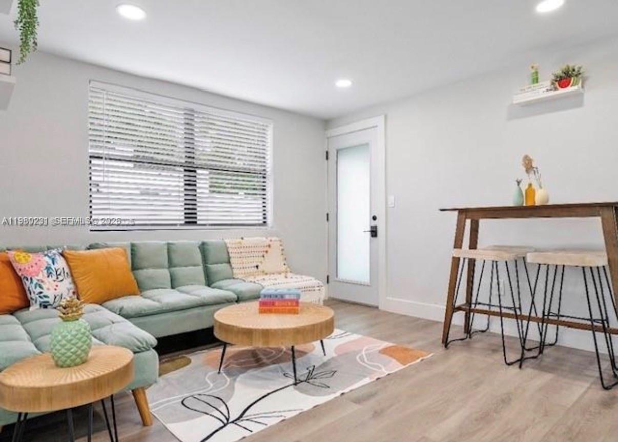 NORTHERN BLVD TRACK - Residential Income