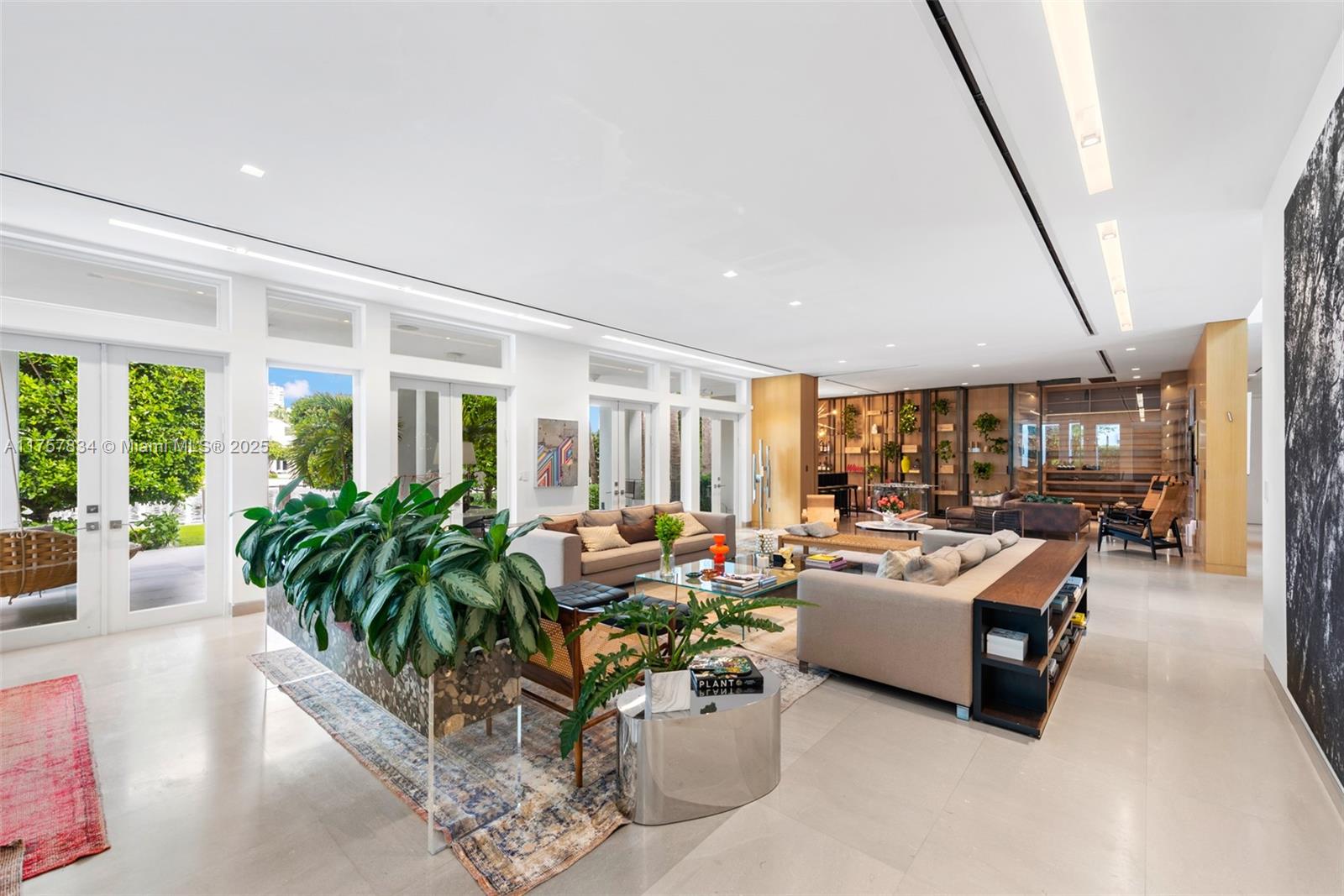 GOLDEN BEACH SEC D - Residential