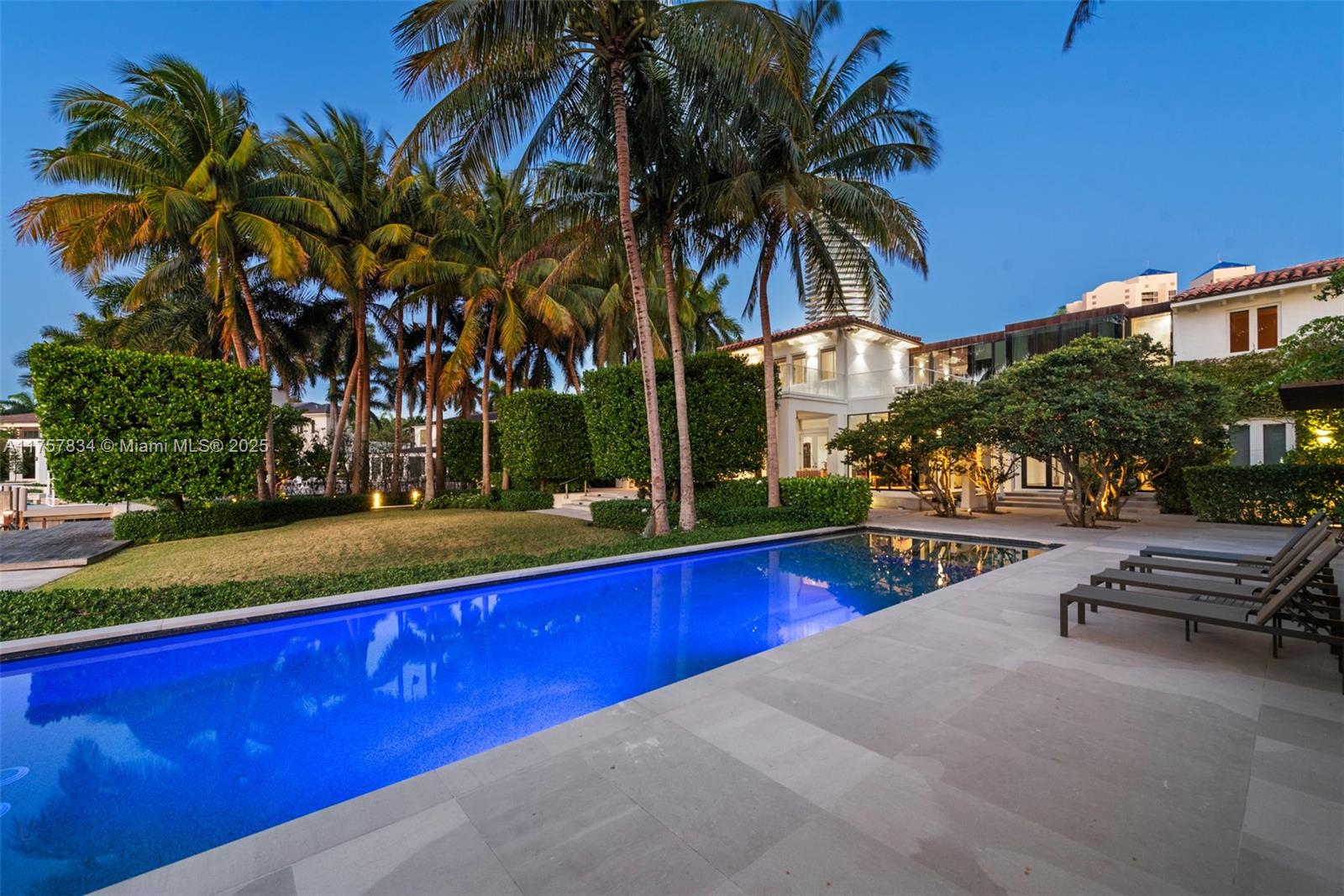 GOLDEN BEACH SEC D - Residential