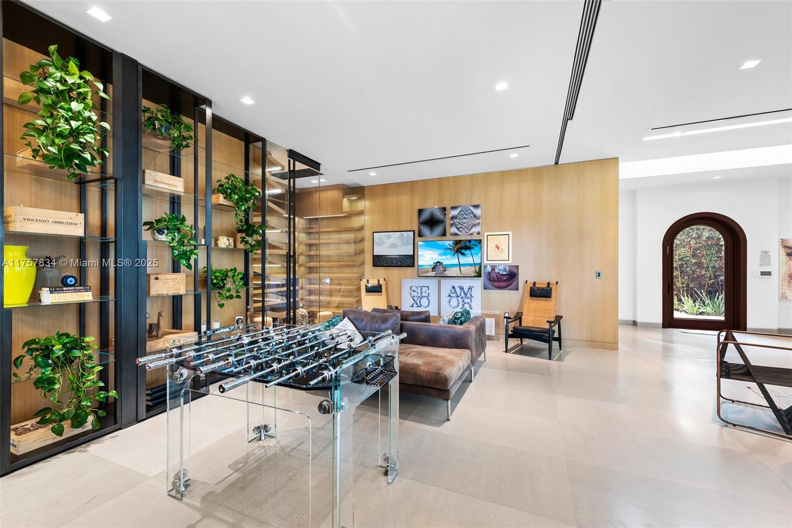 GOLDEN BEACH SEC D - Residential