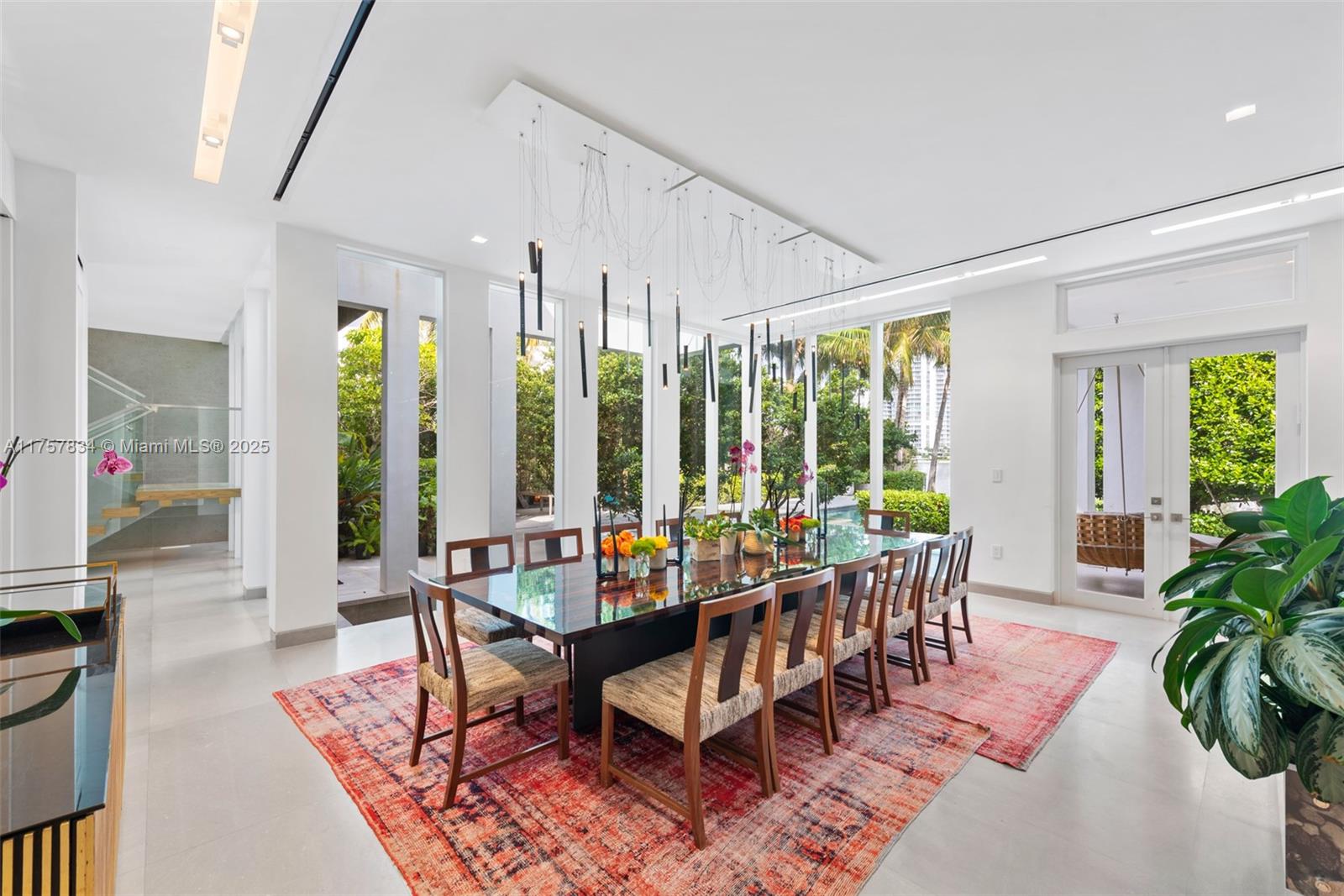 GOLDEN BEACH SEC D - Residential