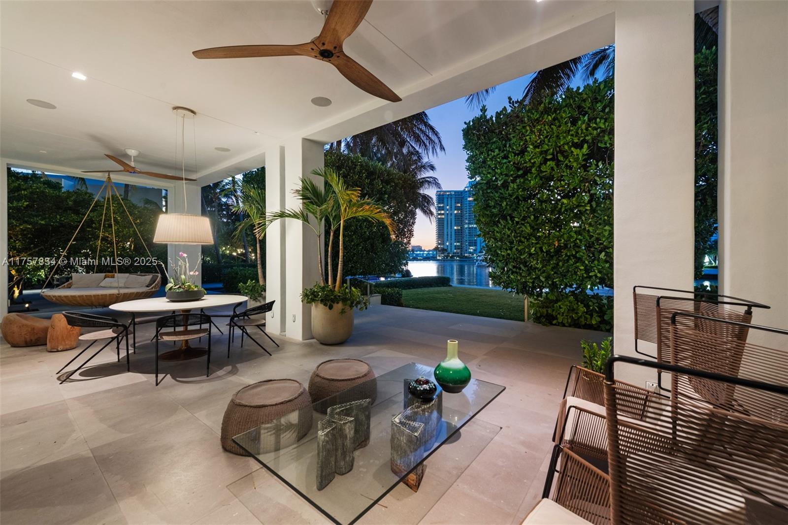 GOLDEN BEACH SEC D - Residential
