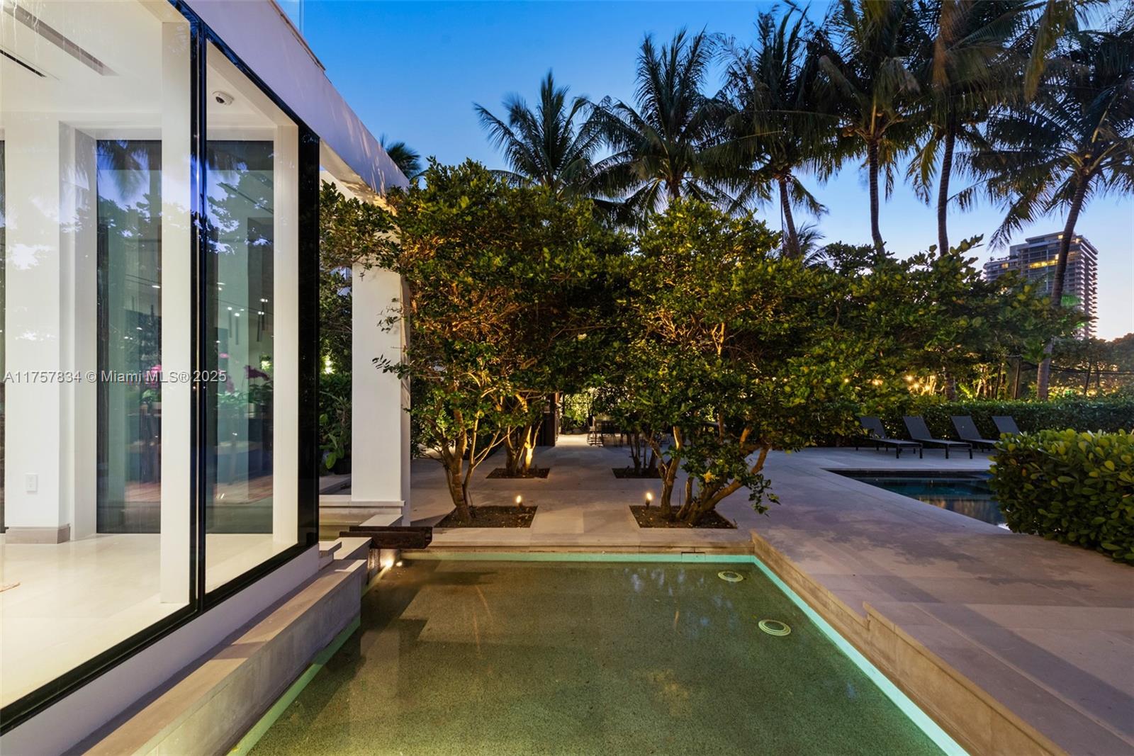GOLDEN BEACH SEC D - Residential