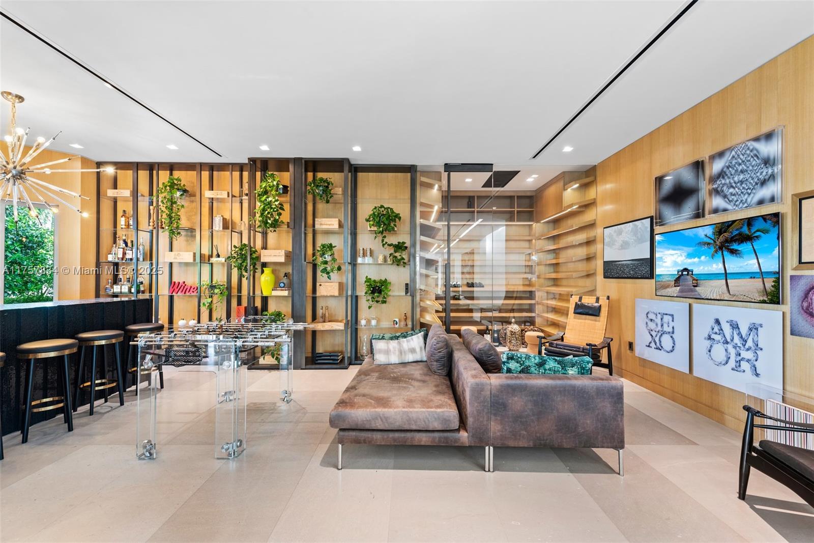 GOLDEN BEACH SEC D - Residential